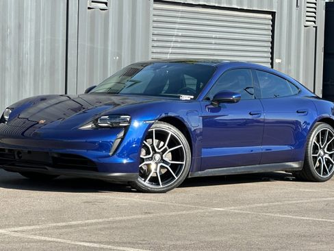 Used 2022 Porsche Taycan image 1