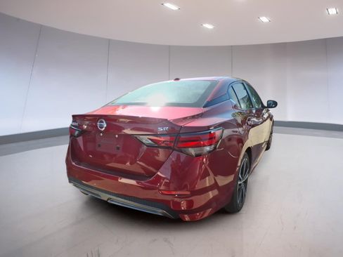 Used 2023 Nissan Sentra SR w/ SR Premium Package FWD image 4