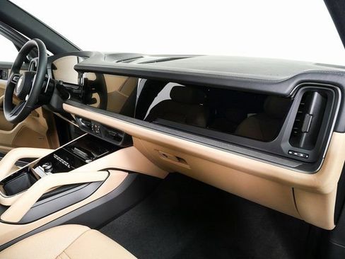 New 2026 Porsche Cayenne AWD/4WD image 25