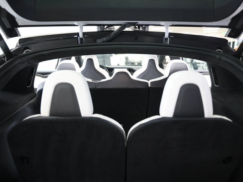 Used 2018 Tesla Model X 100D image 55