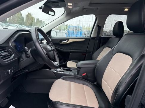 Used 2022 Ford Escape Titanium w/ Titanium Elite Package AWD/4WD image 22