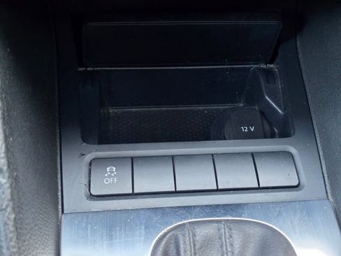 Used 2011 Volkswagen Jetta SE w/ Wheel & Sunroof Pkg FWD image 31
