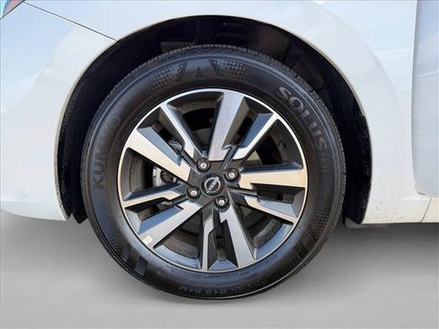 Used 2025 Nissan Versa SV FWD image 25