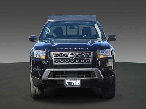 Used 2022 Nissan Frontier SV w/ Technology Package image 6