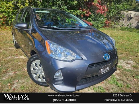Used 2012 Toyota Prius C One image 2