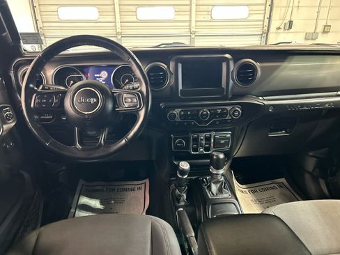 Used 2022 Jeep Wrangler Unlimited Sport AWD/4WD image 4