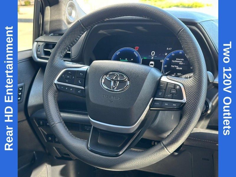 Used 2026 Toyota Sienna Limited FWD image 17