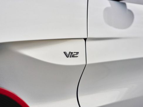 Used 2023 Aston Martin V12 Vantage image 9