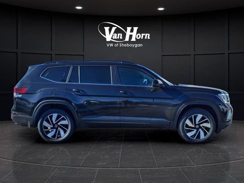 New 2026 Volkswagen Atlas SE image 2