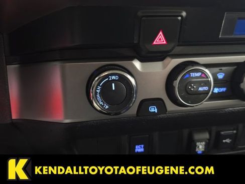 Used 2021 Toyota Tacoma SR5 AWD/4WD image 17