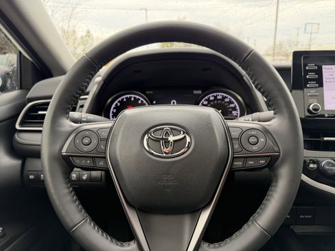 Used 2023 Toyota Camry SE w/ Cold Weather Package image 14