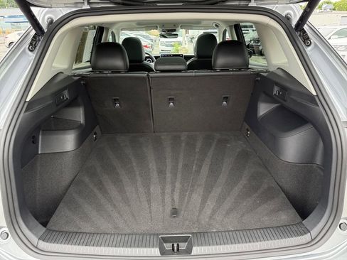 Used 2025 Volkswagen Tiguan SE w/ Panoramic Sunroof Package AWD/4WD image 24