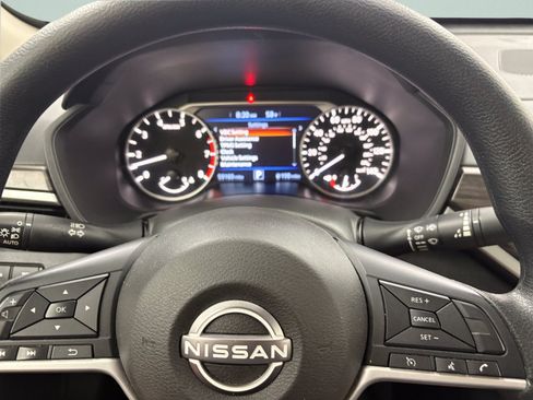 Used 2024 Nissan Altima 2.5 SV FWD image 26