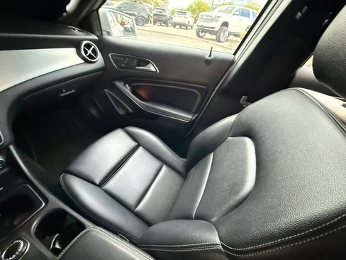 Used 2017 Mercedes-Benz GLA 250 image 46