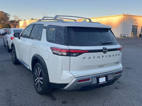 Used 2023 Nissan Pathfinder Platinum image 9