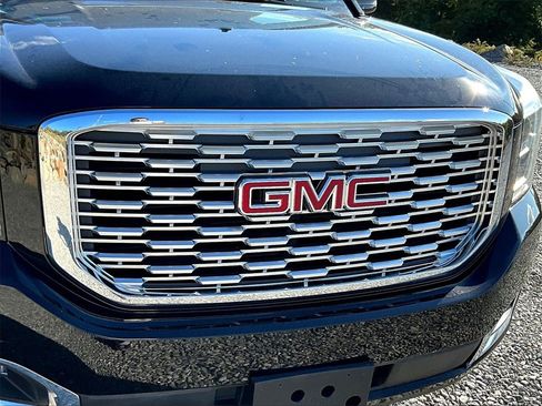 Used 2019 GMC Yukon XL Denali w/ Denali Ultimate Package image 28