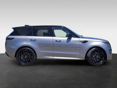 New 2025 Land Rover Range Rover Sport Dynamic SE