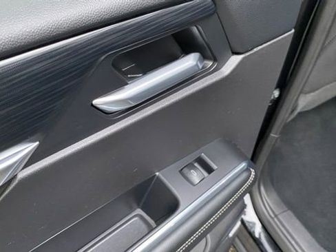 Used 2025 GMC Acadia Elevation image 18