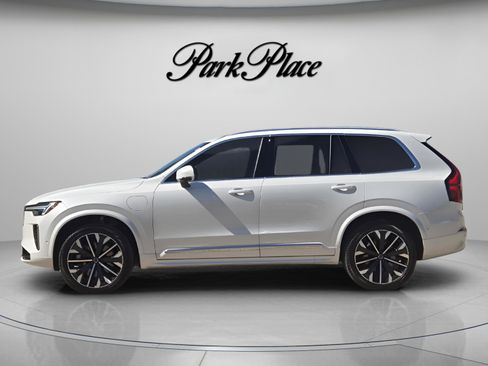 Certified 2025 Volvo XC90 T8 Plus w/ Protection Package Premier image 2