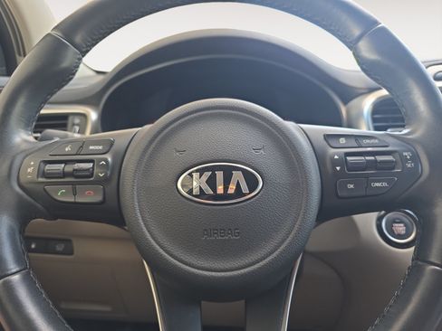Used 2017 Kia Sorento EX w/ EX Premium Package FWD image 11
