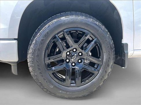 Used 2025 Chevrolet Silverado 1500 RST AWD/4WD image 10