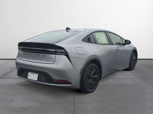 New 2026 Toyota Prius Plug-In Hybrid image 5