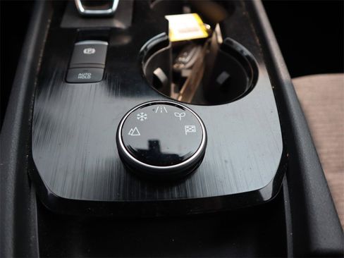 Certified 2022 Nissan Rogue SV image 26