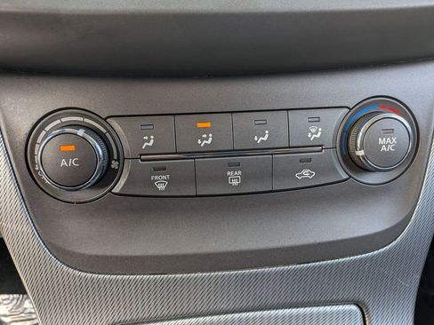 Used 2013 Nissan Sentra SR FWD image 26
