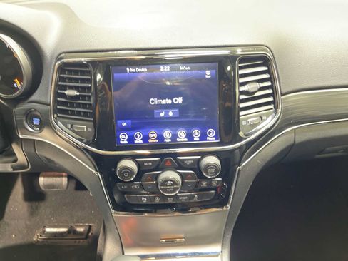 Used 2019 Jeep Grand Cherokee Limited AWD/4WD image 16
