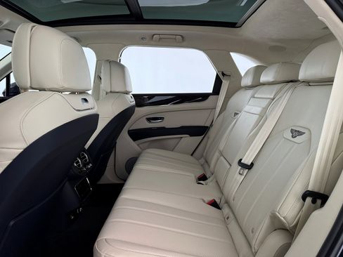 New 2025 Bentley Bentayga image 29