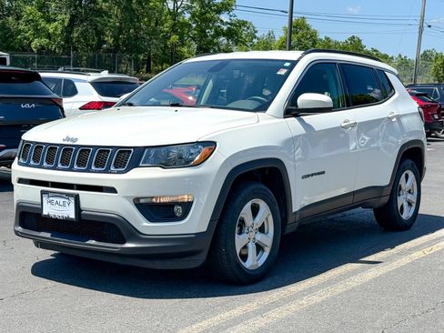 Used 2020 Jeep Compass Latitude w/ Cold Weather Group AWD/4WD image 3