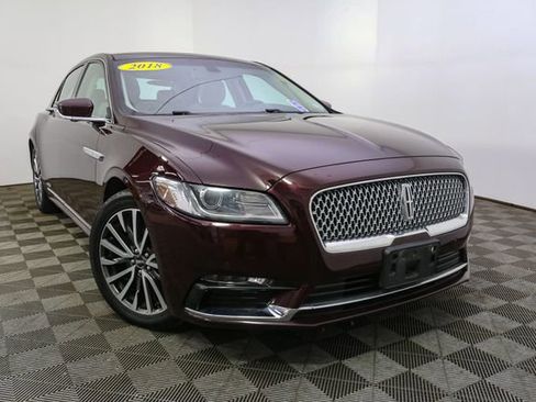 Used 2018 Lincoln Continental Select image 3