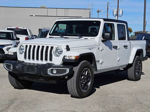 Used 2023 Jeep Gladiator Overland image 10