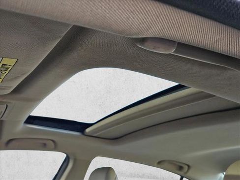 Used 2017 Honda Accord EX-L image 10