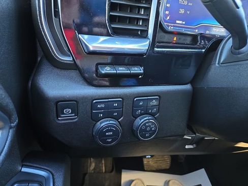 Used 2025 Chevrolet Silverado 3500 High Country w/ Technology Package image 20