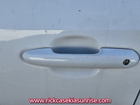 Used 2021 Toyota RAV4 XLE FWD image 7