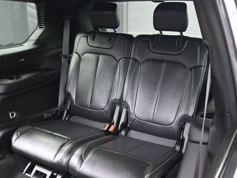 Used 2024 Jeep Grand Cherokee L Limited w/ Luxury Tech Group II image 35