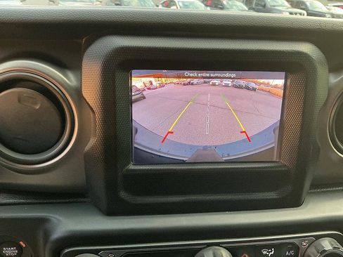 Used 2018 Jeep Wrangler Unlimited Sport S image 18