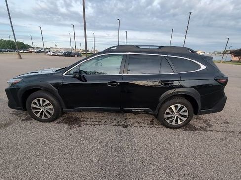 Used 2024 Subaru Outback Premium AWD/4WD image 10
