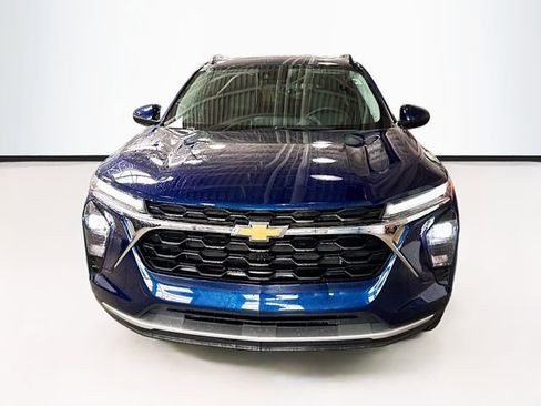 Used 2024 Chevrolet Trax LT w/ Sunroof Package image 4