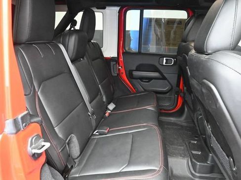 Used 2024 Jeep Wrangler Unlimited Rubicon AWD/4WD image 32