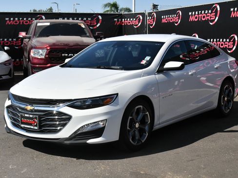 Used 2024 Chevrolet Malibu LT FWD image 3