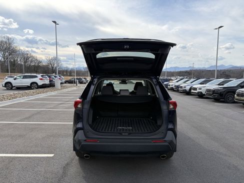 Used 2021 Toyota RAV4 XLE image 11