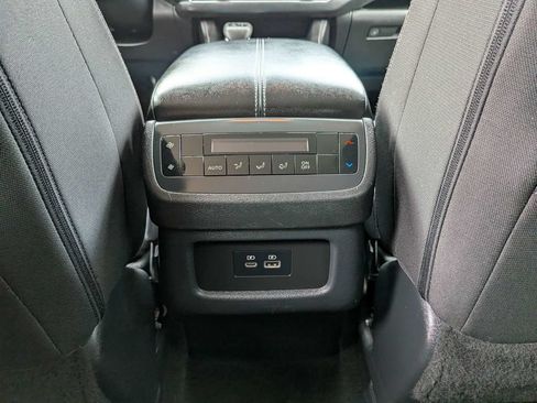 Used 2024 Nissan Pathfinder SV AWD/4WD image 19