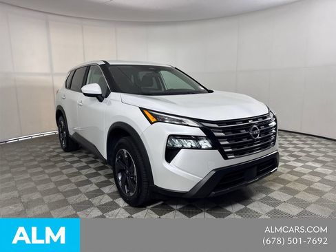 Used 2025 Nissan Rogue SV FWD image 4