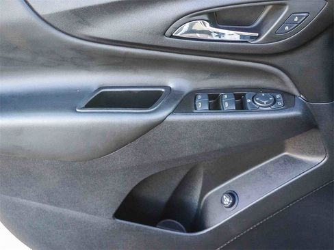 Used 2024 Chevrolet Equinox LT image 18