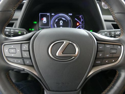 Used 2019 Lexus UX 250h w/ Premium Package AWD/4WD image 13