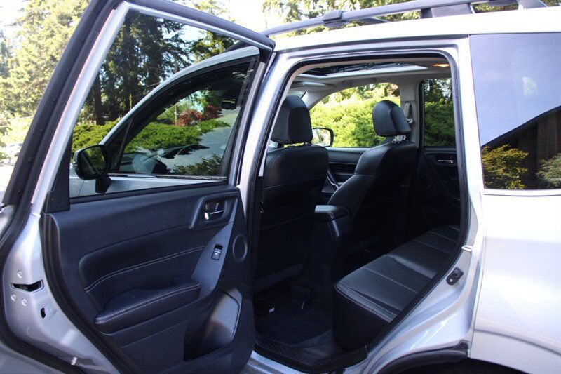Used 2017 Subaru Forester 2.5i Touring AWD/4WD image 17