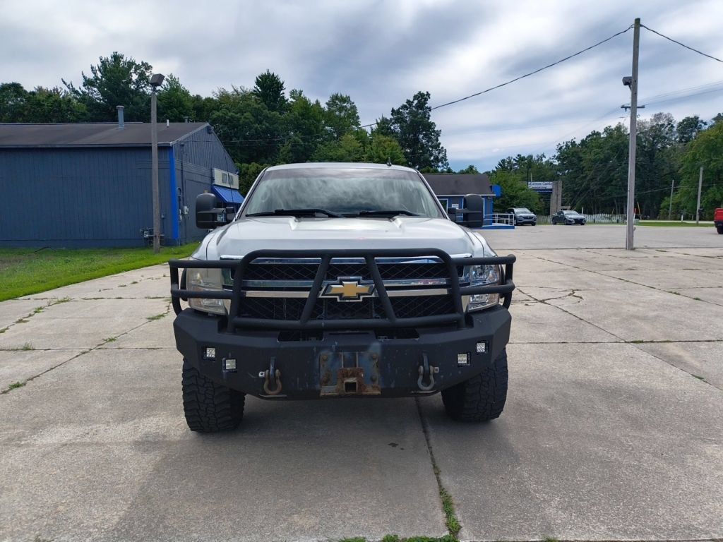 Used 2011 Chevrolet Silverado 2500 LT w/ Interior Plus Package AWD/4WD image 2
