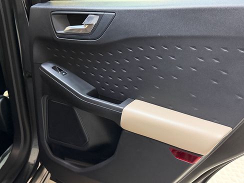 Used 2020 Ford Escape SEL FWD image 39